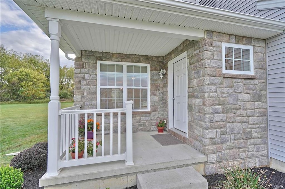 882 S Fork Dr, Easton, PA 18040 - photo 1