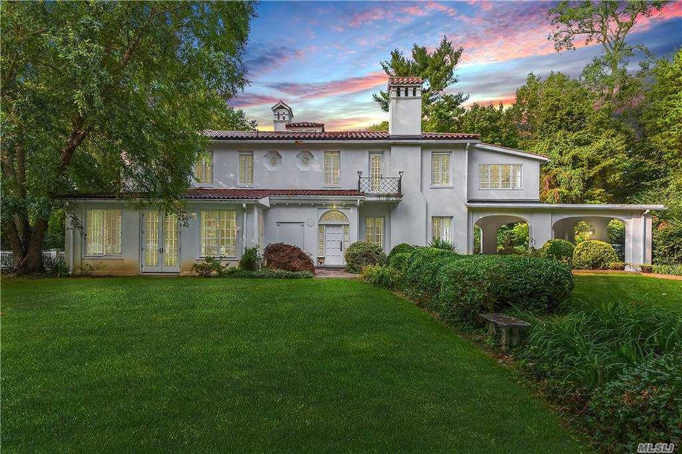 170 Sands Point Rd, Port Washington, NY 11050 - photo 1