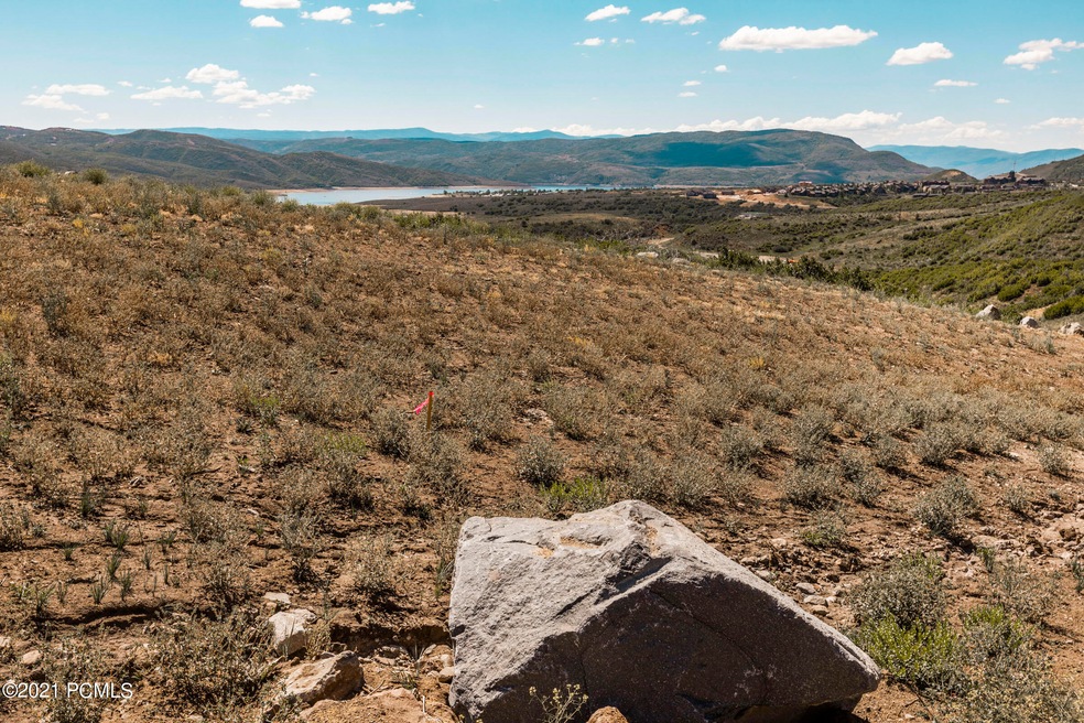 0_Land-Lot_high_3709328