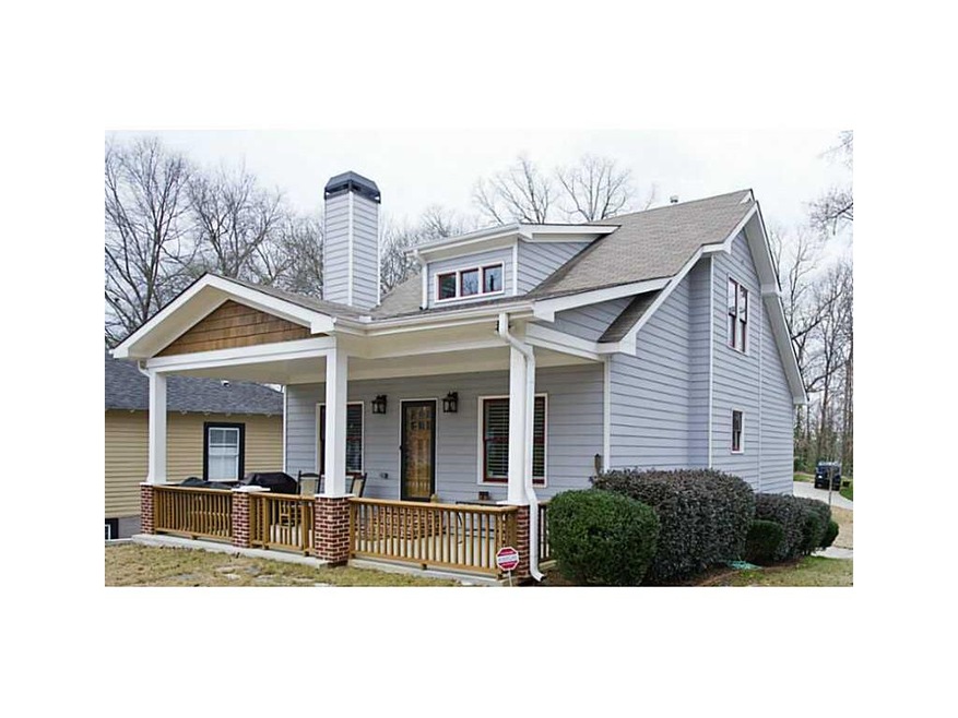Exterior Front. Accent Cedar Shakes, Large Front P