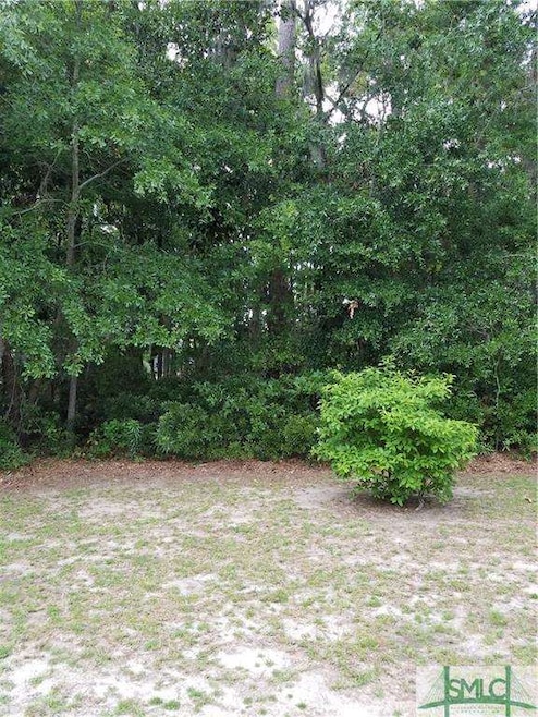 Beautiful Dutch Island Lot located on quiet cul-de