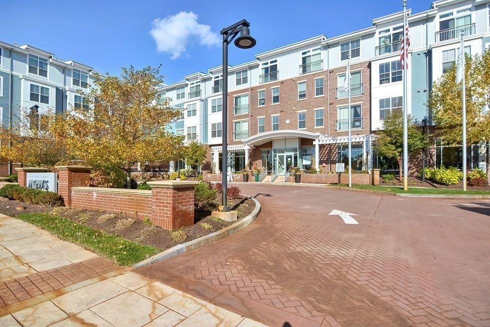 4 Repton Cir unit 4409, Watertown, MA 02472 - photo 1