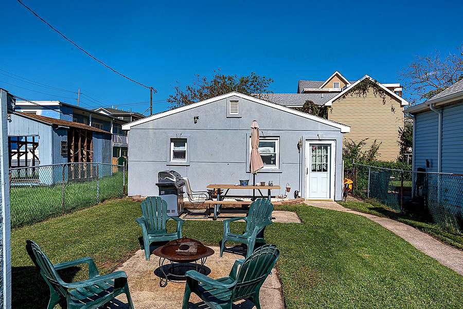 447 W Spicer Ave, Wildwood, NJ 08260 - photo 1