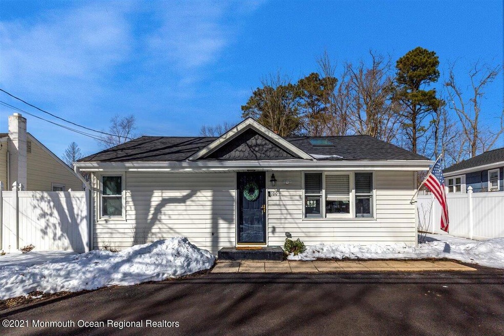 01-36OverhillDr_001