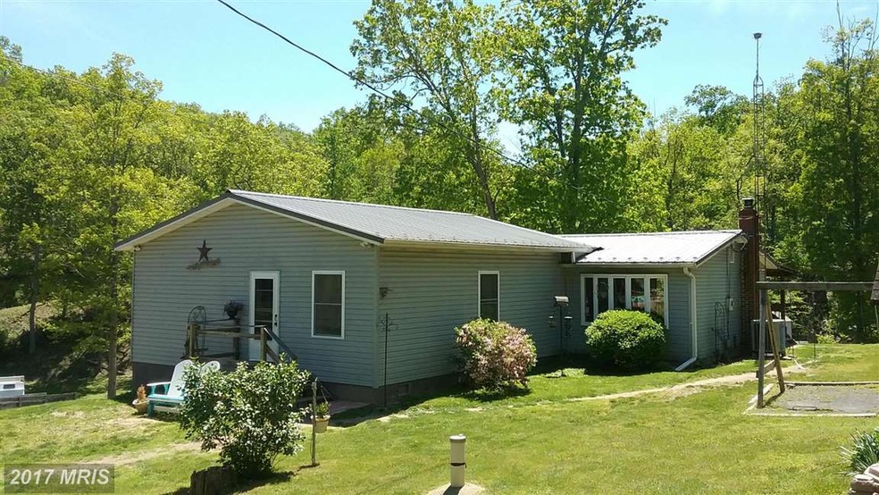 479 Barksdale Ln unit 10/1, Hedgesville, WV 25427 - photo 1