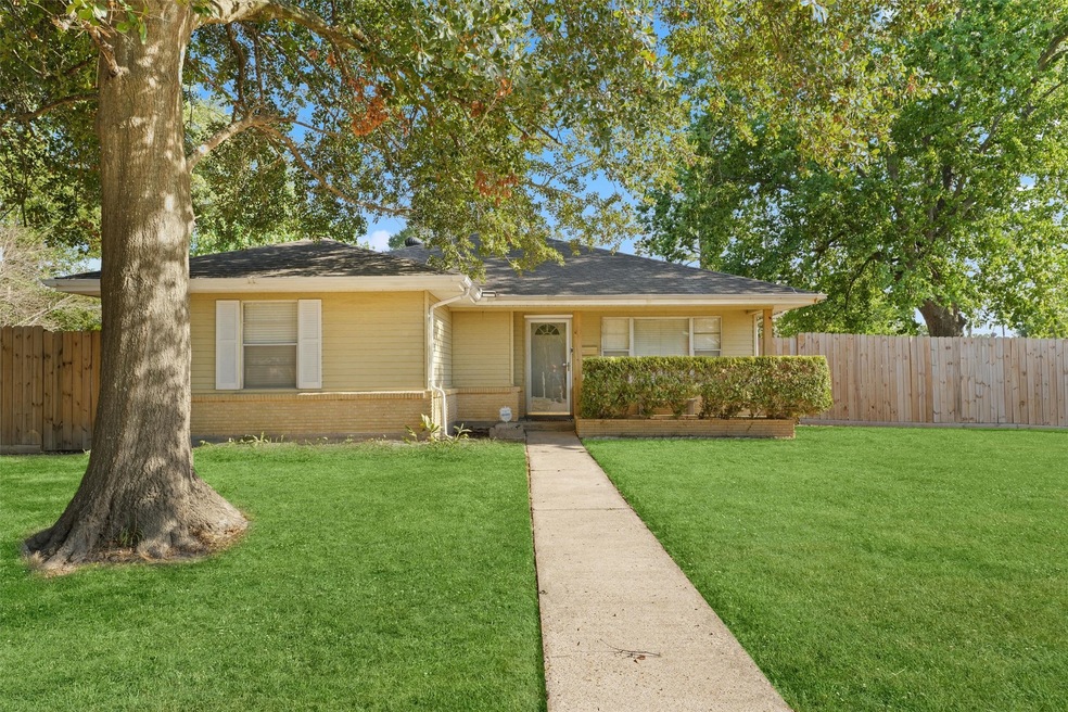 2908 Trenton Rd, Houston, TX 77093 - photo 1