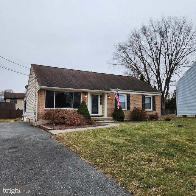 4752 Killian Ave, Reading, PA 19606 - photo 1