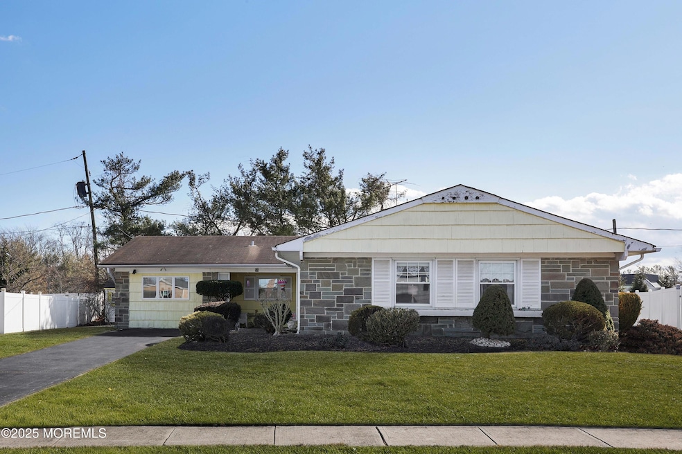 58 Bechstein Dr, Matawan, NJ 07747 - photo 1