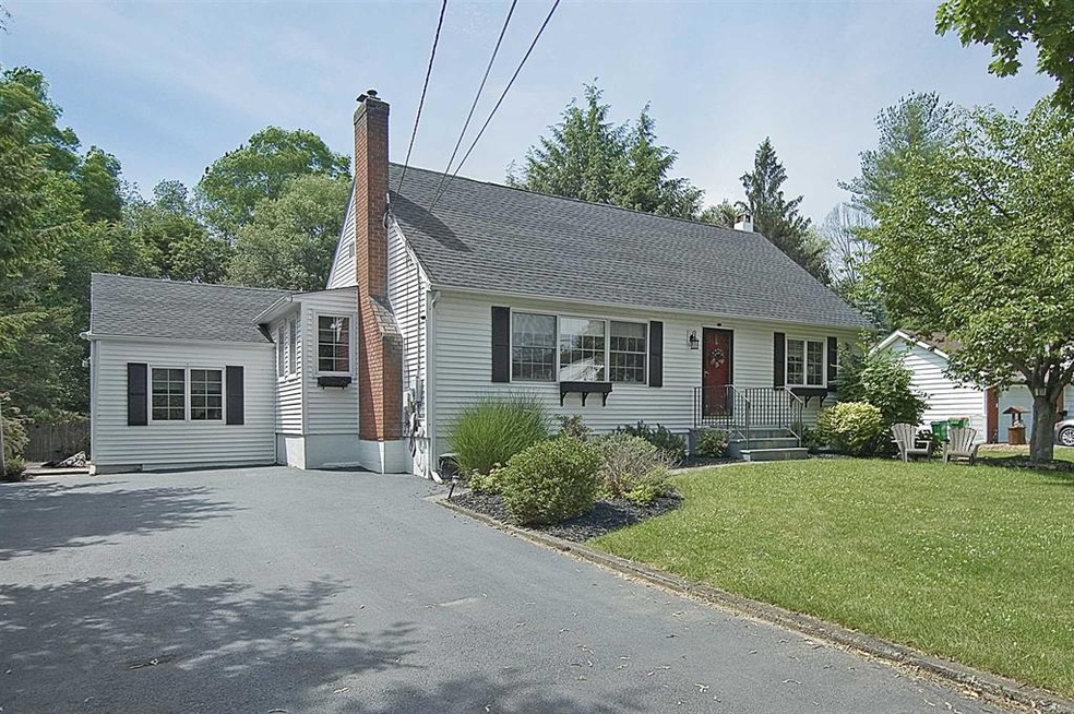 27 Kinry Rd, Poughkeepsie, NY 12603 - photo 1