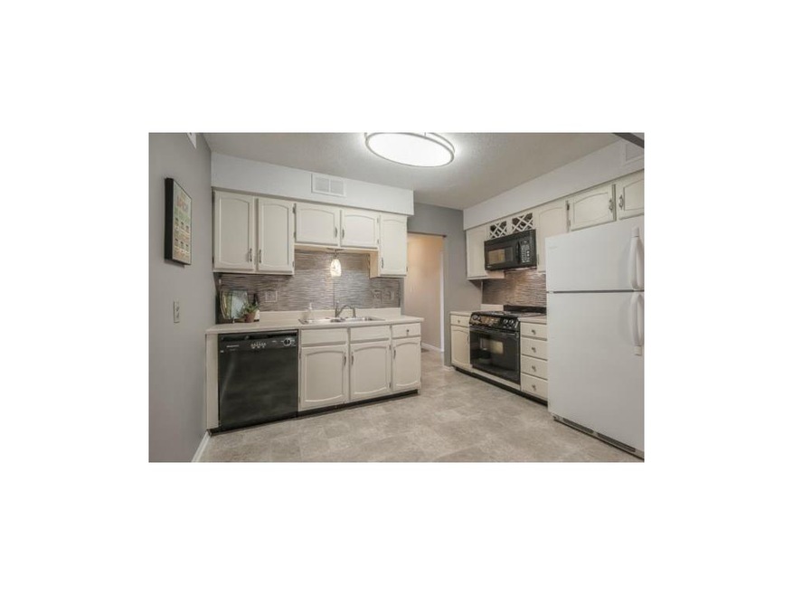 Updated kitchen & all appliances stay!