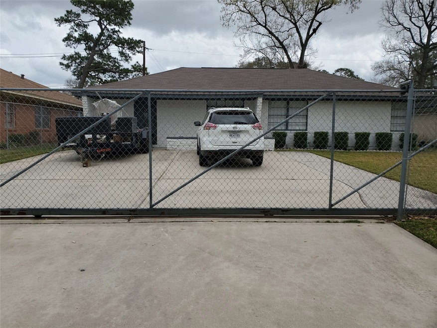 10450 Wolbrook St, Houston, TX 77016 - photo 1