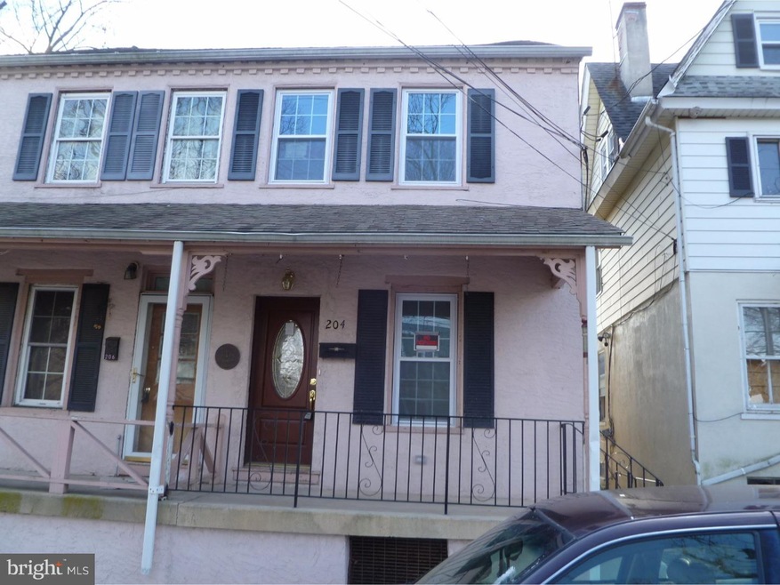 204 E Linden St, Kennett Square, PA 19348 - photo 1