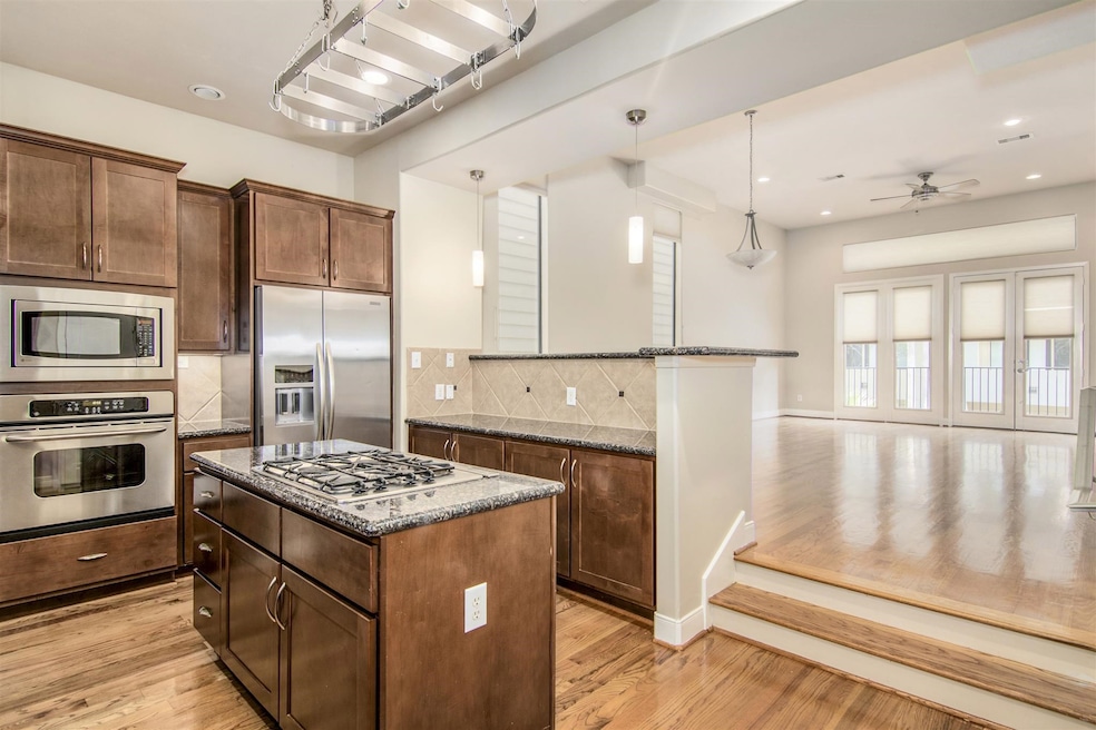 5227 Lillian St, Houston, TX 77007 - photo 1