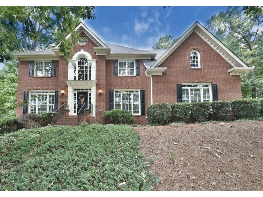 CUL-DE-SAC LOT WITH WELL MAINTAINED 3 SIDED BRICK 