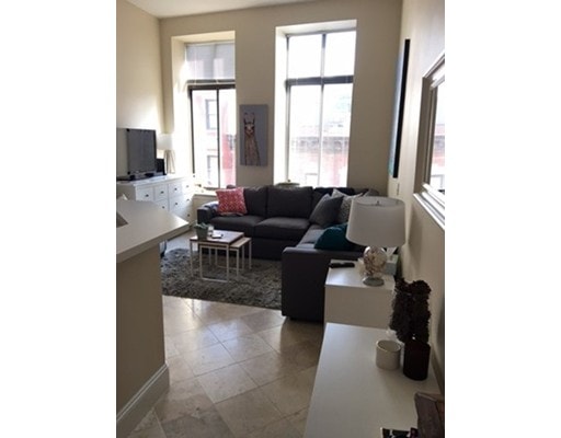 108 Richmond St unit 6, Boston, MA 02109 - photo 1