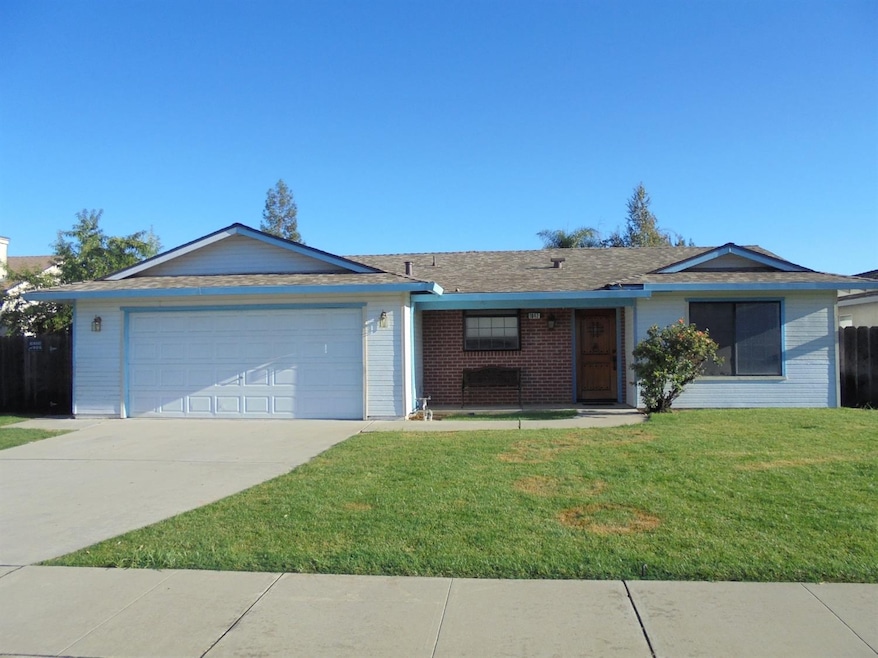 1842 Pontiac St, Oakdale, CA 95361 - photo 1