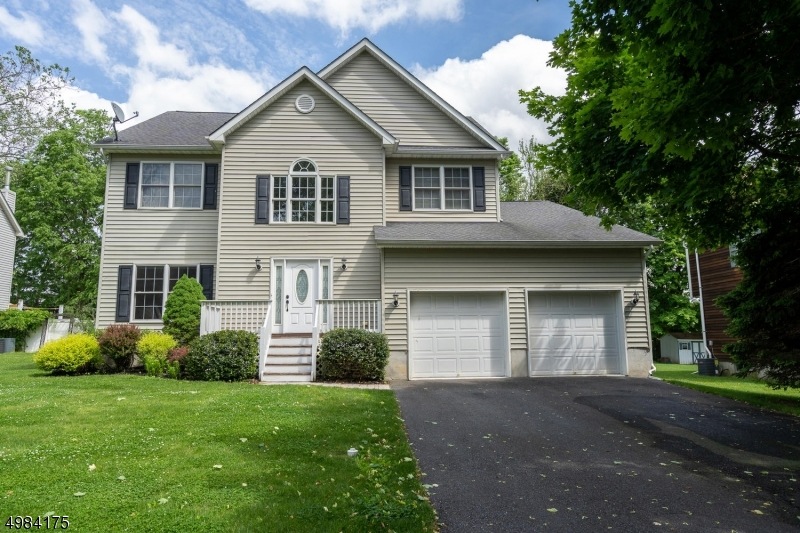 908 Liberty St, Belvidere, NJ 07823 - photo 1