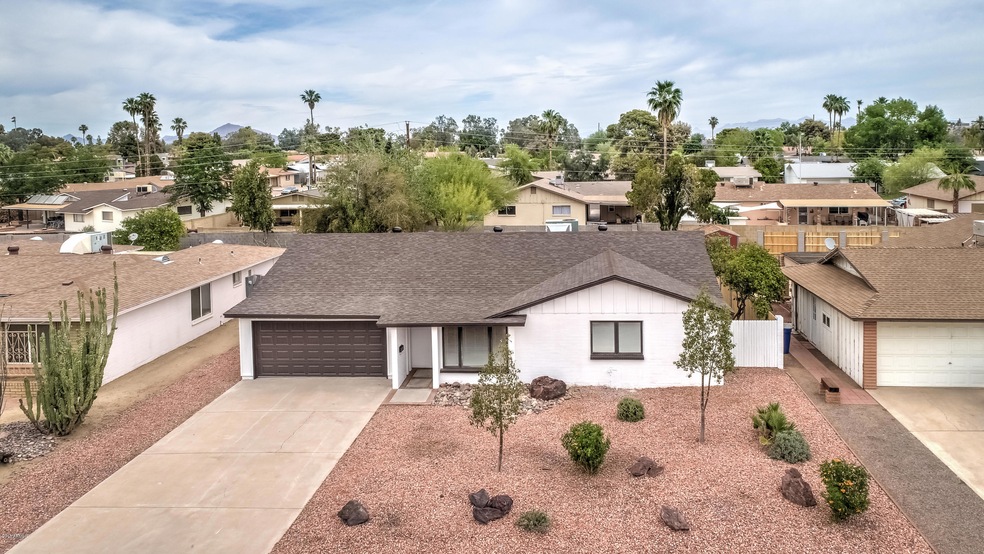 2122 E Concorda Dr-45