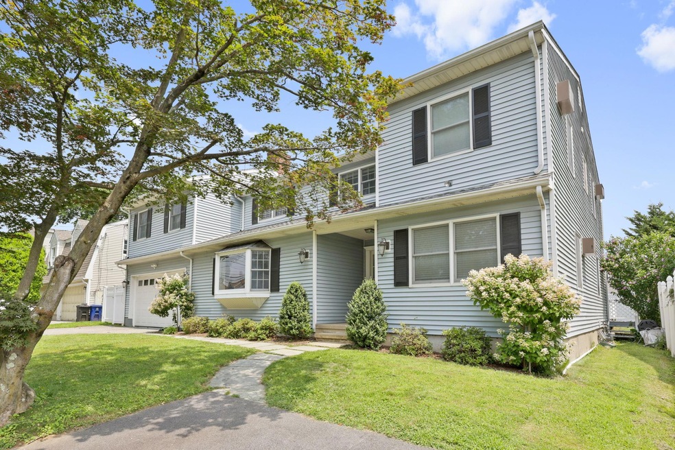 19 Windy Knolls Left Side, Greenwich, CT 06831 - photo 1