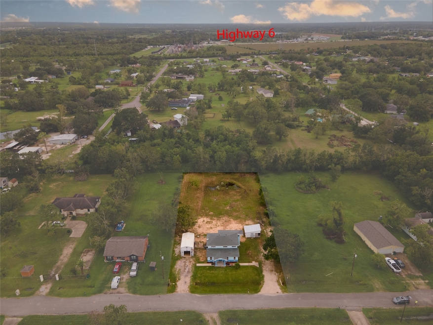 Almost an acre and close proximity to highway 6