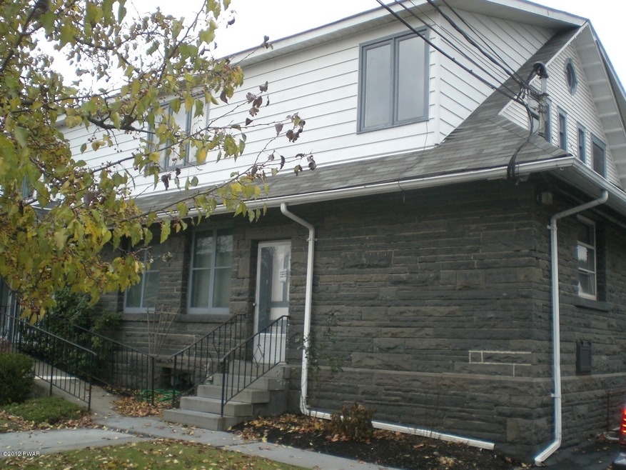 303 W Harford St, Milford, PA 18337 - photo 1