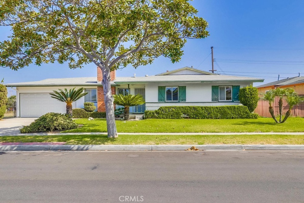 nice curb appeal on tree-lined street