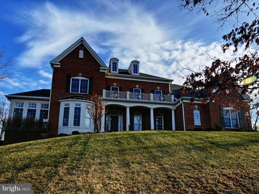 35357 Greyfriar Dr, Round Hill, VA 20141 - photo 1