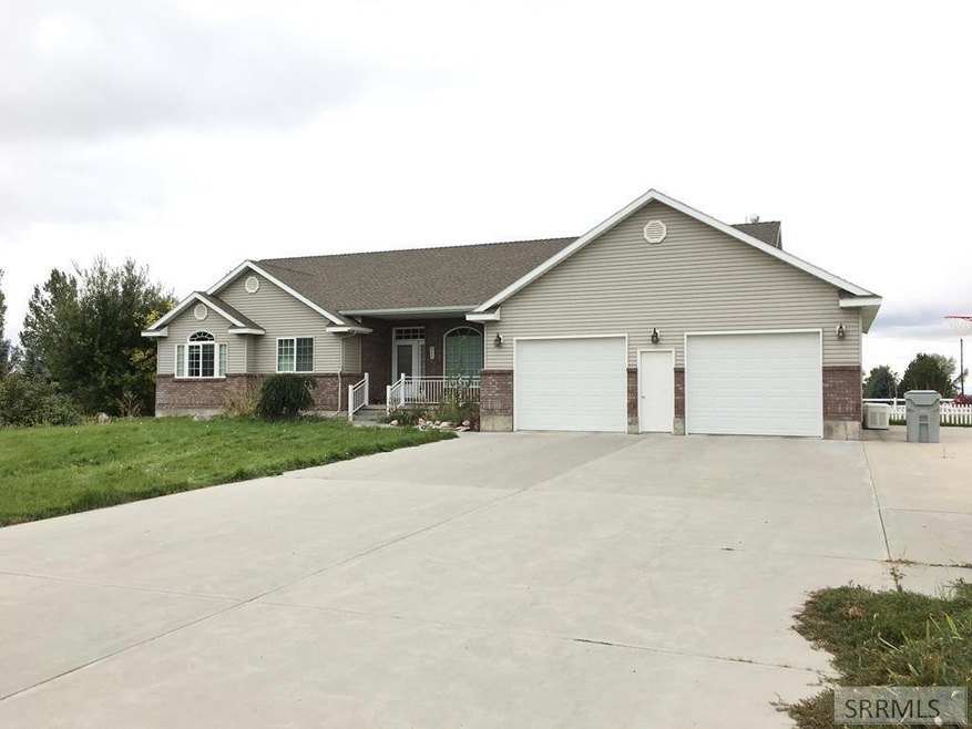 825 W 385 N, Blackfoot, ID 83221 - photo 1