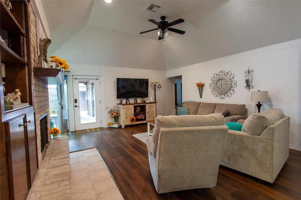 222 Mayfair Cir, Wharton, TX 77488 - photo 1