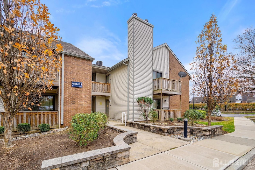 4914 Ravens Crest Dr, Plainsboro, NJ 08536 - photo 1