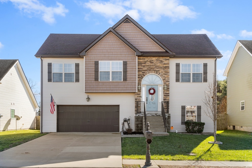 3597 Fox Tail Ct, Clarksville, TN 37040 - photo 1