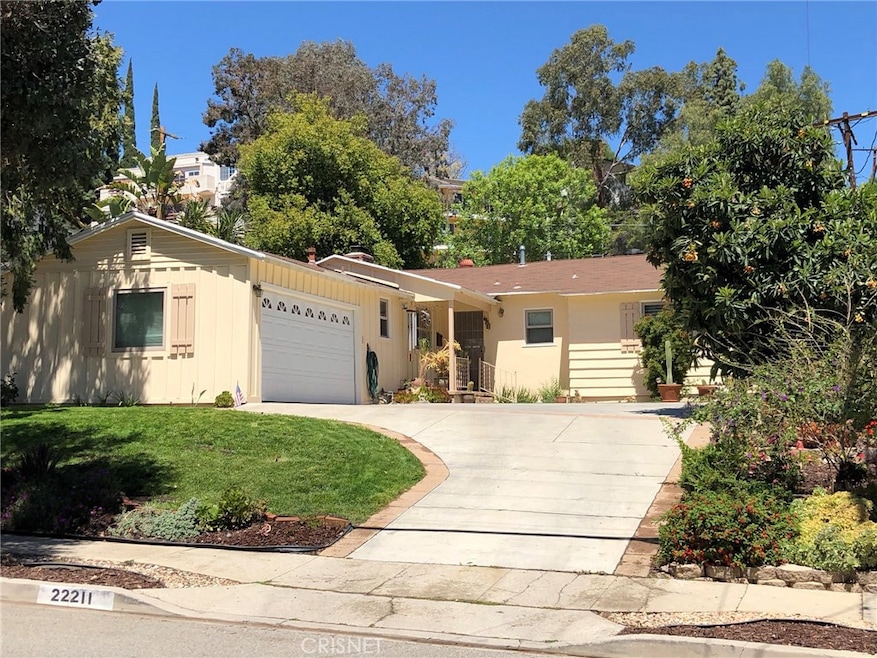 22211 Buena Ventura St, Woodland Hills, CA 91364 - photo 1