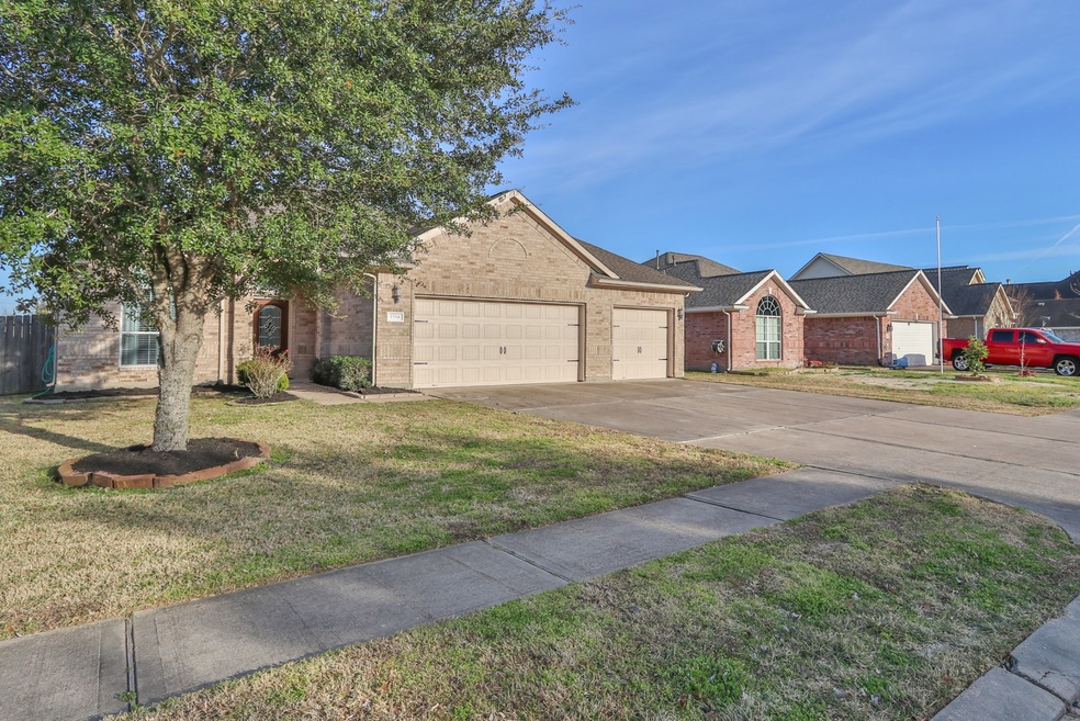 1534 Allison St, Alvin, TX 77511 - photo 1