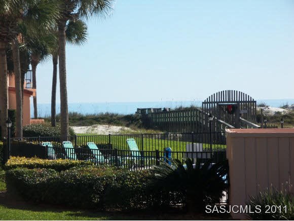 Ocean / Pool Views