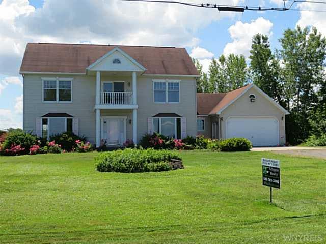 14458 Lakeshore Rd, Kent, NY 14477 - photo 1