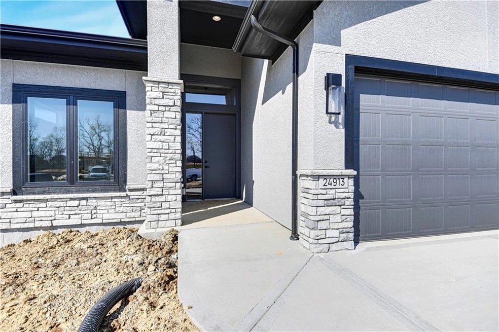 24913 W 98th St, Lenexa, KS 66227 - photo 1