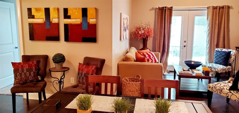 289 Jefferson St unit 16, Saratoga Springs, NY 12866 - photo 1