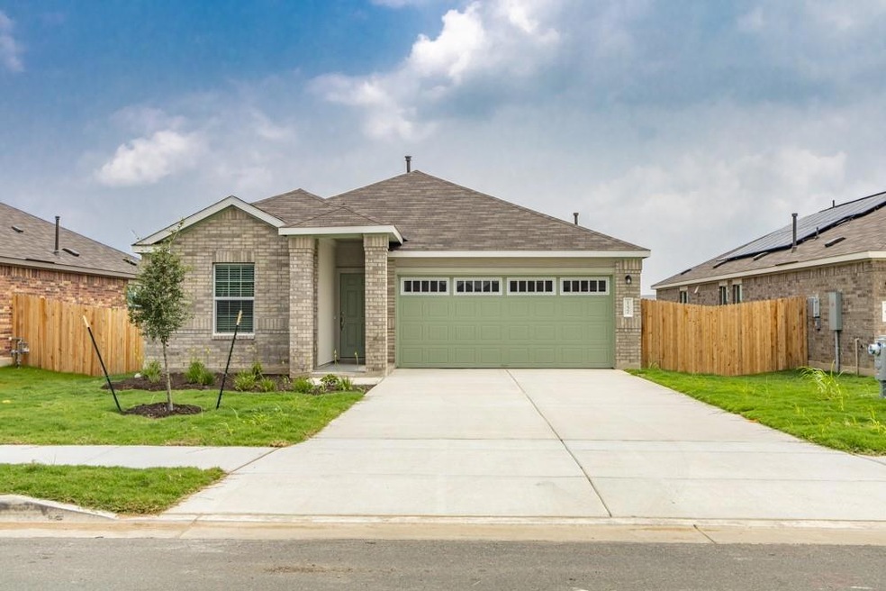 157 Seminole Dr, San Marcos, TX 78666 - photo 1