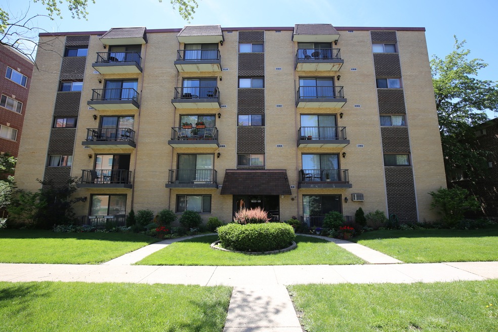 1623 Ashland Ave unit 3C, Des Plaines, IL 60016 - photo 1