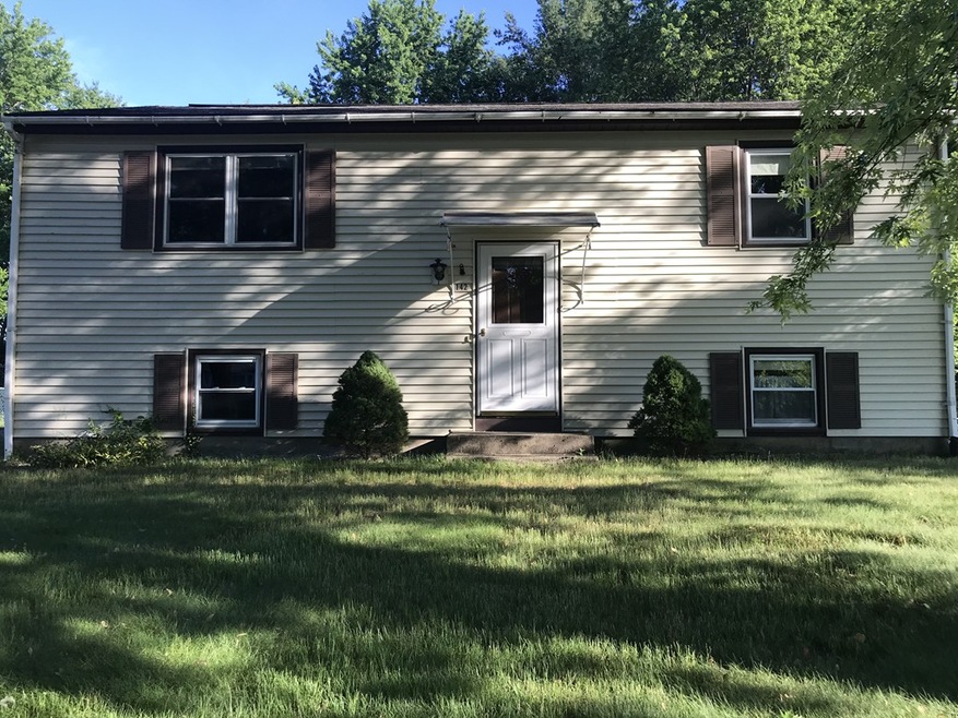 142 Pondview Dr, Ludlow, MA 01056 - photo 1
