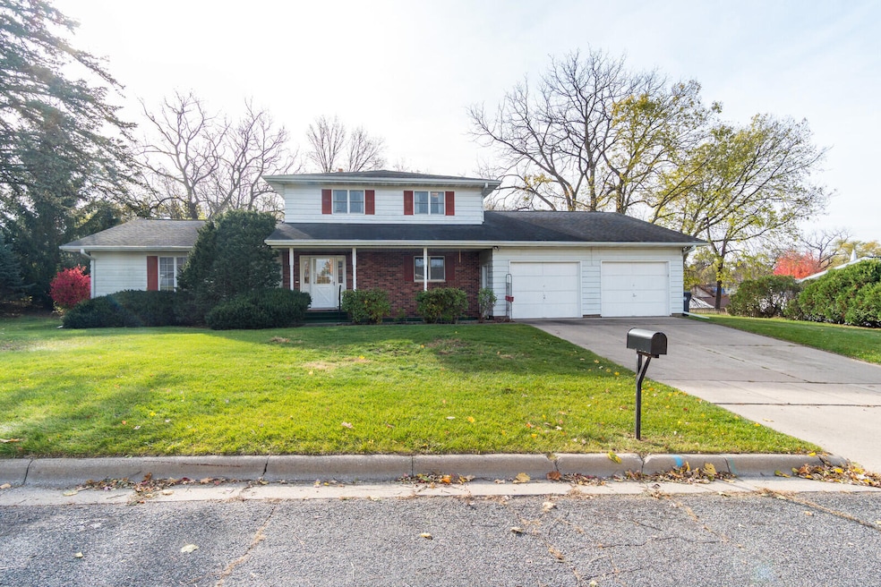 01_908MonroeSt_Exterior1_mls