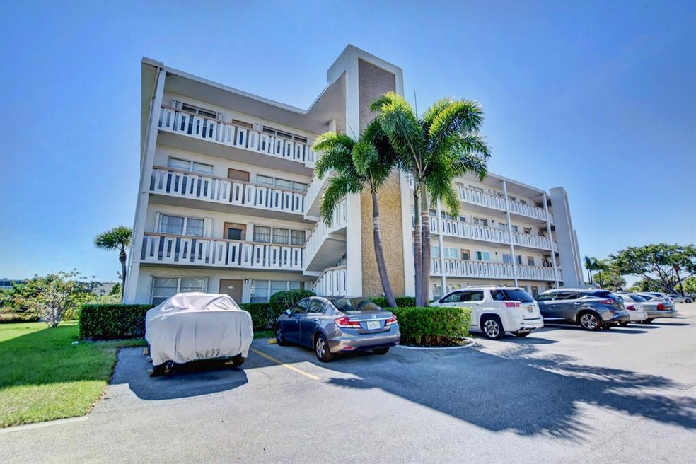 113 Greenbrier B unit 1130, West Palm Beach, FL 33417 - photo 1