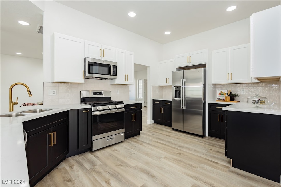 3635 Willow Bend Ct, Las Vegas, NV 89121 - photo 1