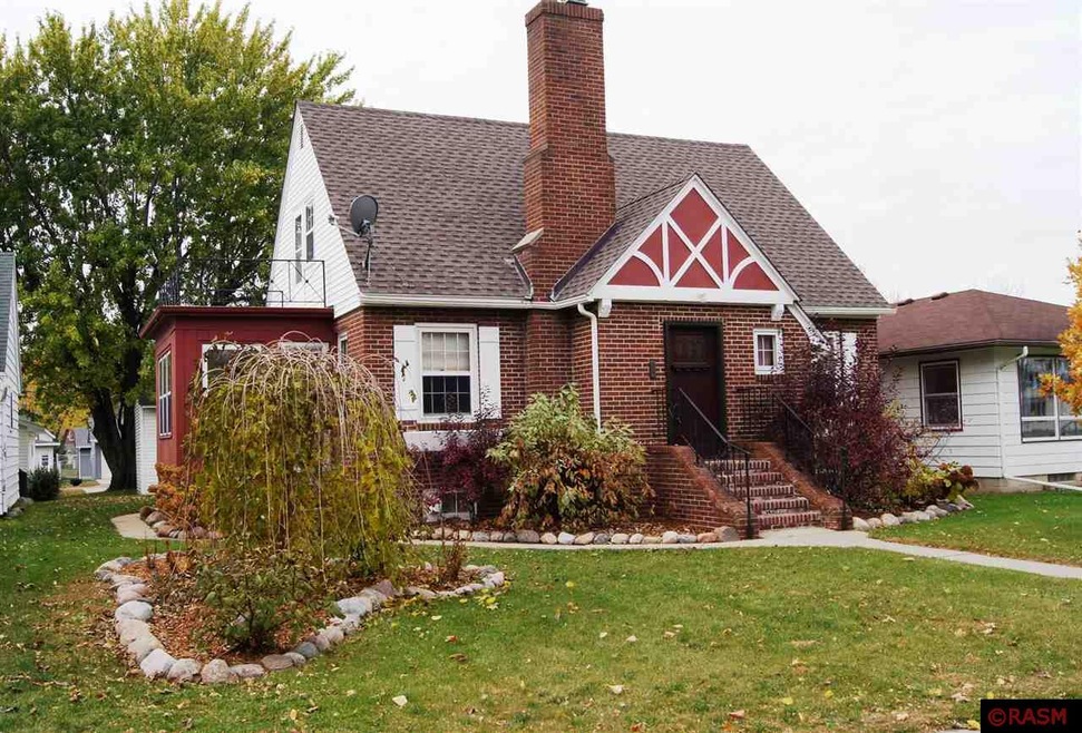 1019 N Jefferson St, New Ulm, MN 56073 - photo 1