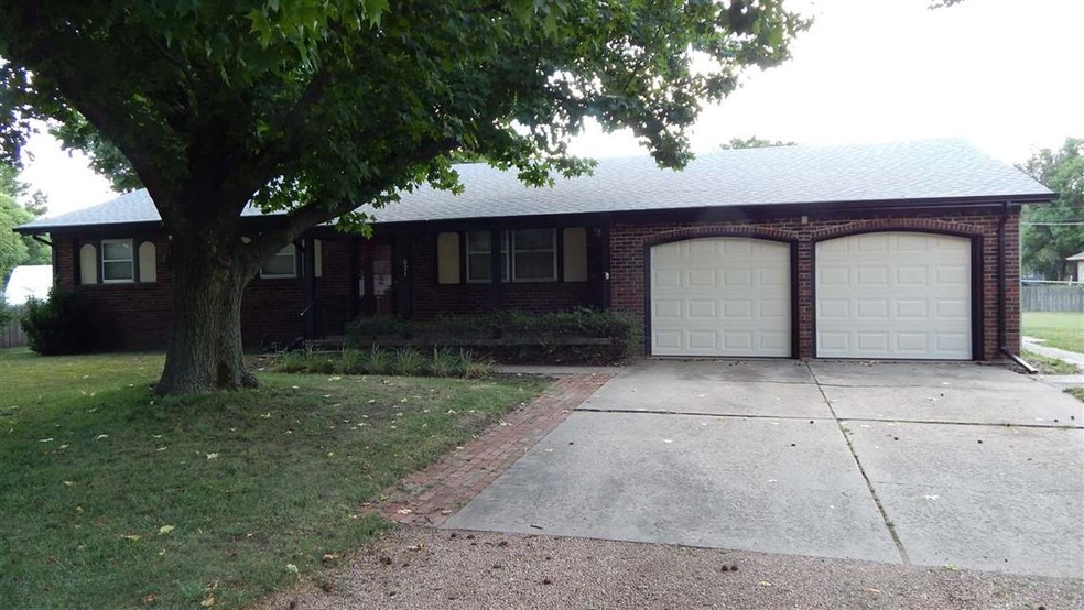 821 S James Ave, Maize, KS 67101 - photo 1