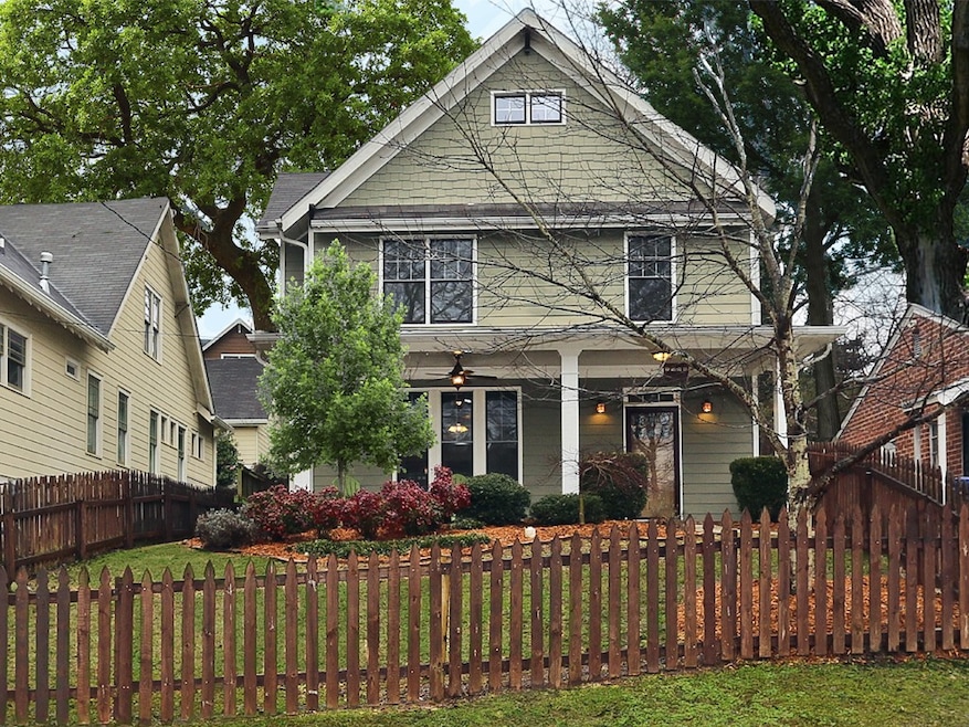 1137 Gilbert St - Welcome Home!