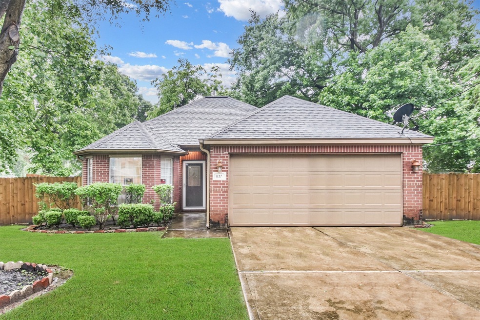 817 Enterprise St, Houston, TX 77088 - photo 1