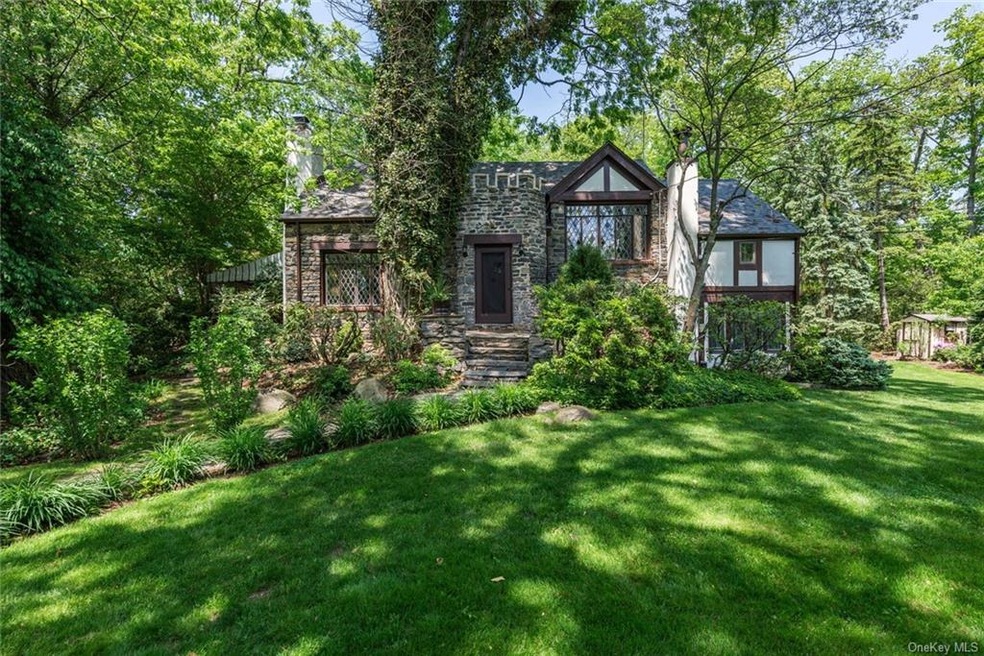 21 Holly Ln, Rye, NY 10580 - photo 1