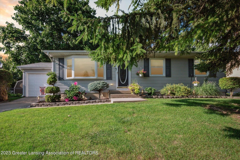 518 W Northrup St, Lansing, MI 48911 - photo 1