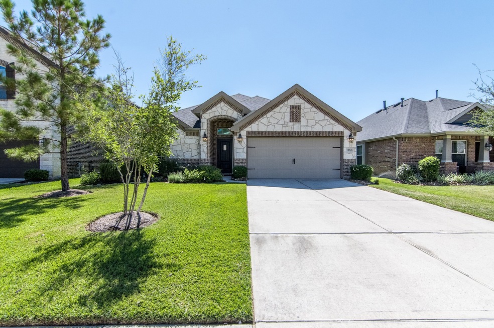 31846 Chapel Rock Ln, Spring, TX 77386 - photo 1